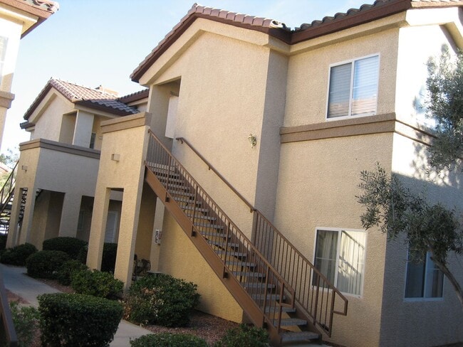8501 W University Ave in Las Vegas, NV - Building Photo - Building Photo