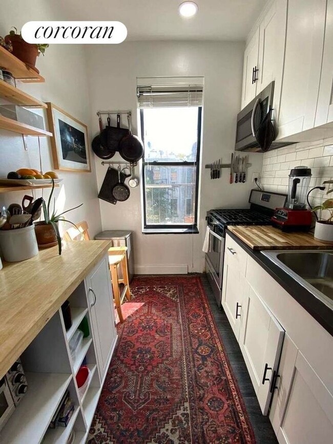 656 MacDonough St in Brooklyn, NY - Building Photo - Building Photo