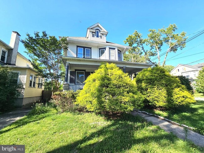 951 Park Ave in Collingswood, NJ - Building Photo - Building Photo