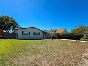13788 84th Terrace N in Seminole, FL - Building Photo - Building Photo