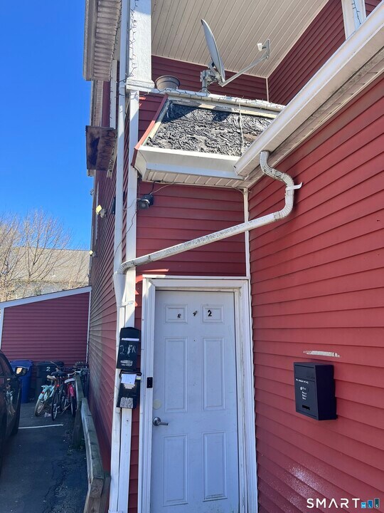 192 Wakelee Ave in Ansonia, CT - Building Photo