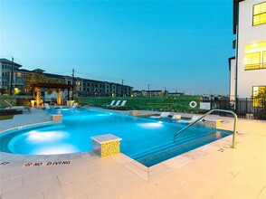 2720 Grand Fountains Dr in Houston, TX - Building Photo - Building Photo