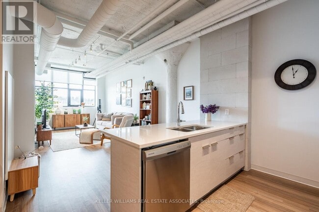 property at 120-120 Huron St