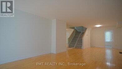 597 Roehampton Ave in Toronto, ON - Building Photo - Building Photo