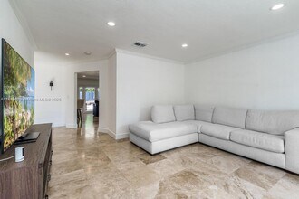 9717 SW 93rd Terrace in Miami, FL - Building Photo - Building Photo