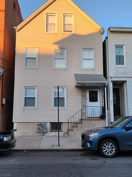 573 4th Ave in Elizabeth, NJ - Foto de edificio