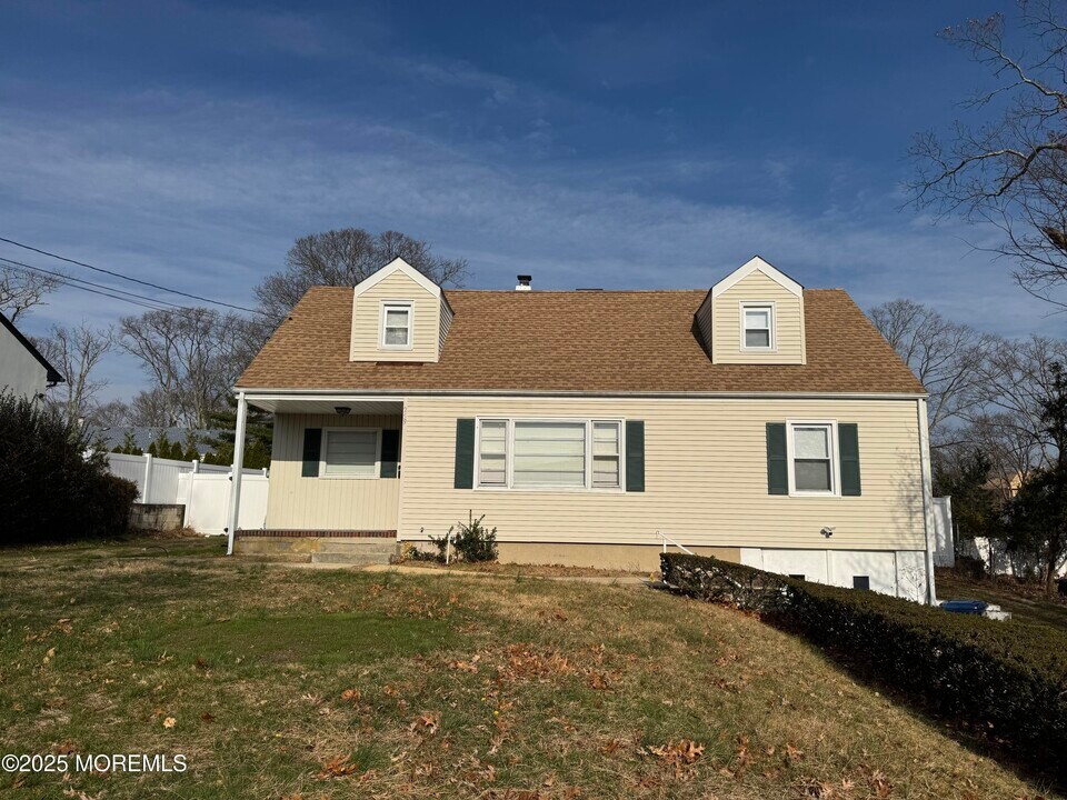 259 Garfield Ave in Ocean Township, NJ - Building Photo