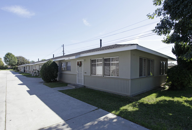 8566-8576 Watson St in Cypress, CA - Foto de edificio - Building Photo