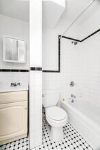 129 Orchard St in New York, NY - Building Photo - Building Photo