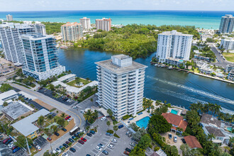 Sunrise Towers in Fort Lauderdale, FL - Building Photo - Building Photo