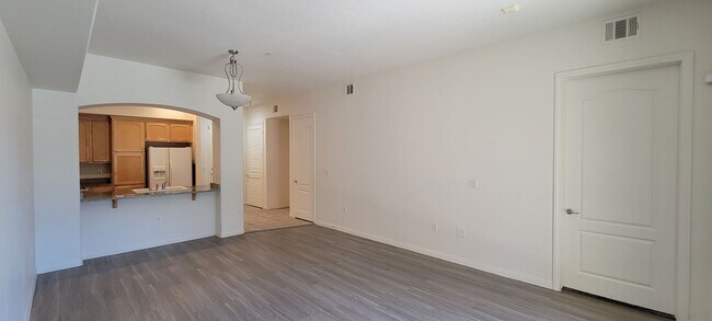 38 W Serene Ave in Las Vegas, NV - Building Photo - Building Photo