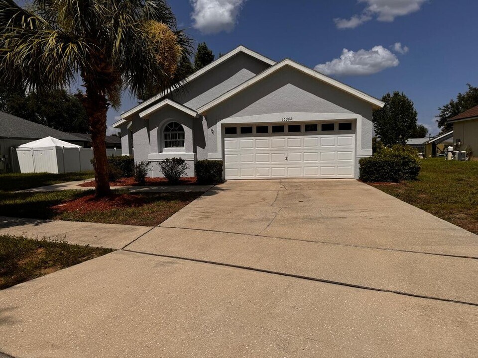 16004 Blossom Hill Loop in Clermont, FL - Building Photo