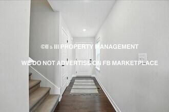 8733 SW Edgewater Dr in Blue Springs, MO - Building Photo - Building Photo