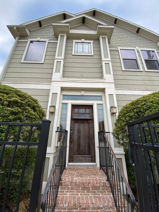 1728 W 25th St in Houston, TX - Building Photo