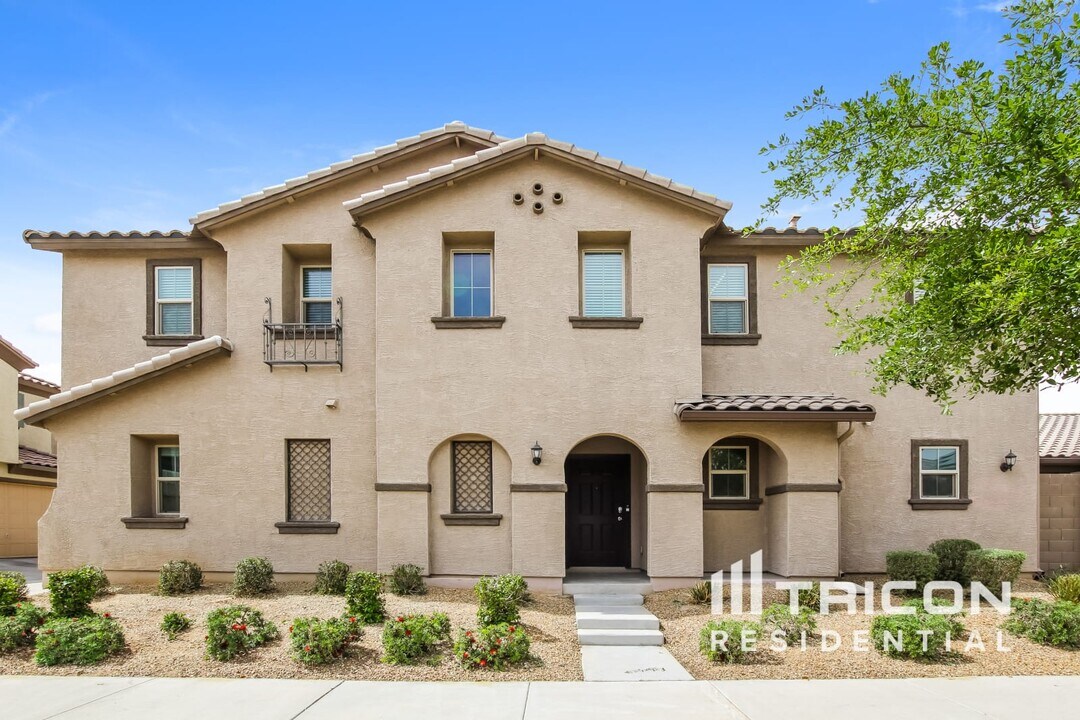 11692 N 165th Ln in Surprise, AZ - Foto de edificio