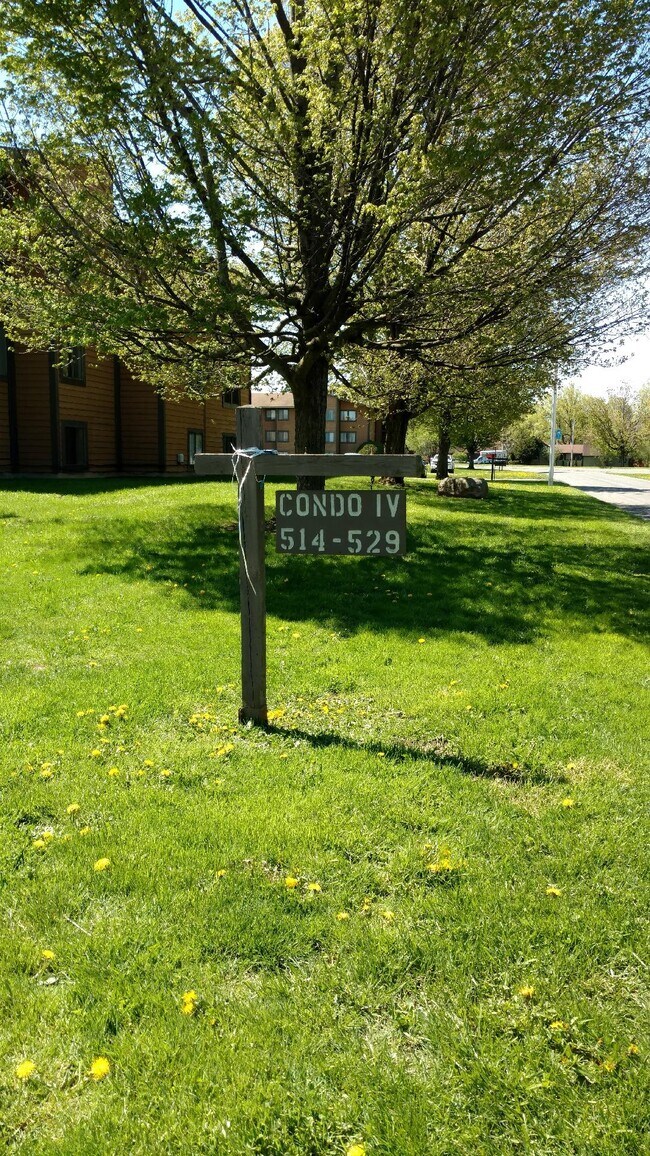 520 Village Blvd N Rentals in Baldwinsville, NY