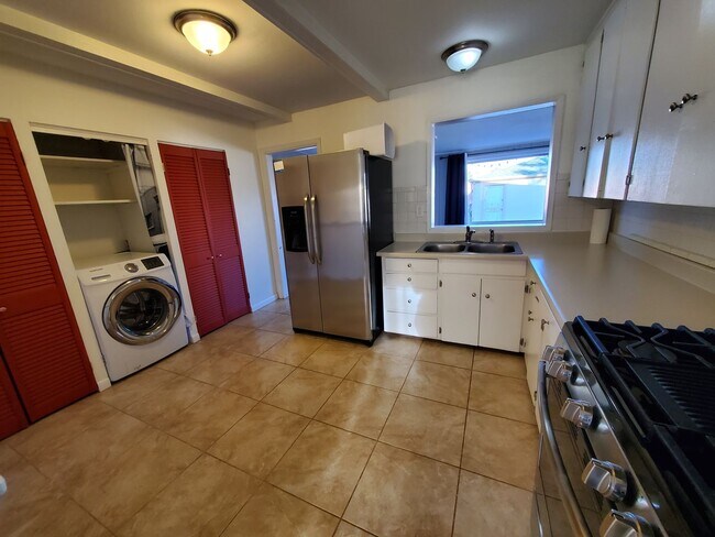 916 S Decatur St in Denver, CO - Building Photo - Building Photo
