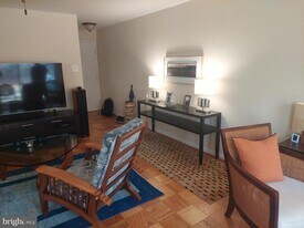 10208 ROCKVILLE in North Bethesda, MD - Building Photo