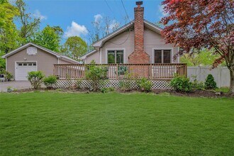 49 Prospect Ave in Smithtown, NY - Building Photo - Building Photo