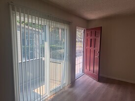 986 5th Ave in Chula Vista, CA - Building Photo