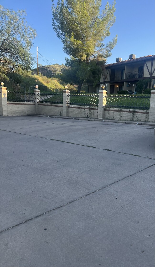property at 797 W Mesa Verde Dr
