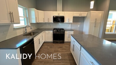 605 Remington Ave in Jones, OK - Building Photo - Building Photo