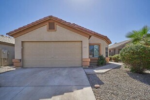 3677 W Santa Cruz Ave in San Tan Valley, AZ - Building Photo