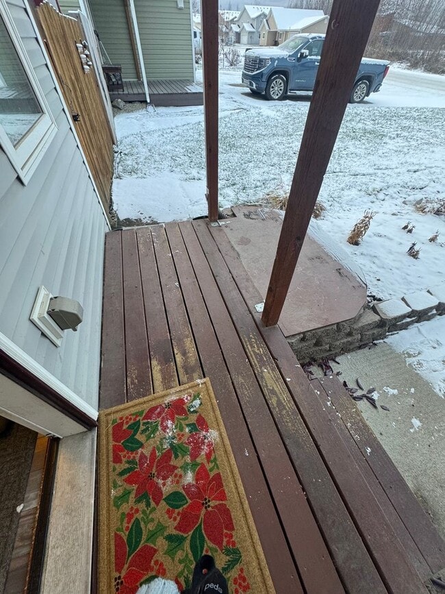 1457 Joyce Dr in Fairbanks, AK - Building Photo - Building Photo