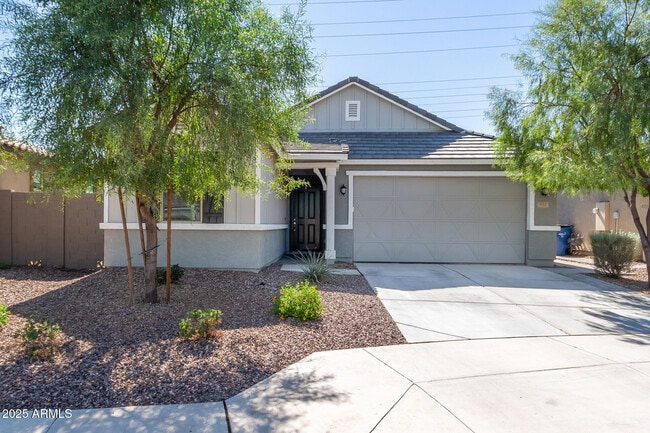 property at 631 E Buckingham Ave