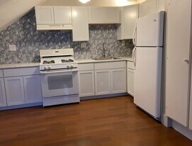 603 McCarthy St, Unit Unit #3 in Howell, MI - Building Photo