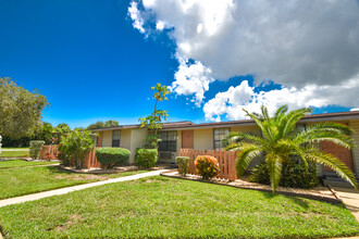 Bottlebrush Apartments in Palm Bay, FL - Building Photo - Building Photo