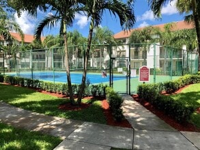 630 S Park Rd, Unit 24 3 in Hollywood, FL - Foto de edificio - Building Photo