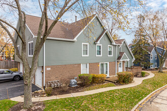 Highpoint In Green Trails in Lisle, IL - Building Photo - Building Photo