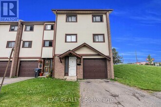 35 McCallum Ct in Brampton, ON - Building Photo - Building Photo