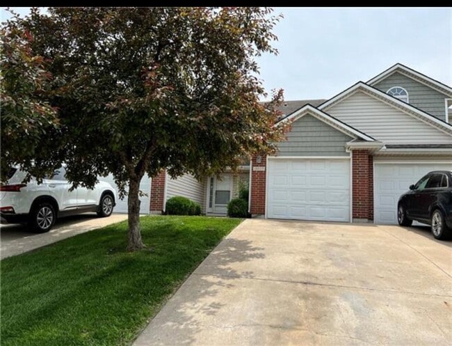 10527 E 46th Terrace in Kansas City, MO - Building Photo - Building Photo