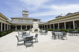 Crest Manor in Lewisville, TX - Building Photo - Building Photo