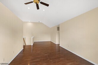 77 Williamson Ct in Bridgewater, NJ - Building Photo - Building Photo