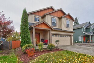 17536 SW Parkway Ct in Sherwood, OR - Building Photo