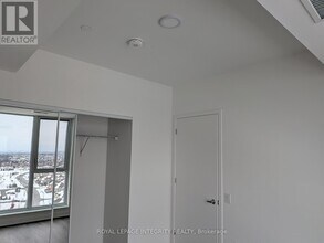 10 All Nations Dr in Brampton, ON - Building Photo - Building Photo