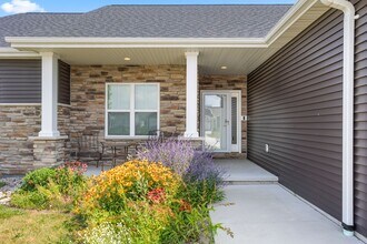 5550 N Amethyst Dr in Appleton, WI - Building Photo - Building Photo