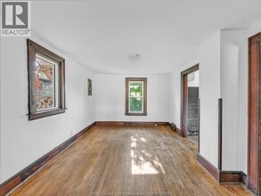 527 McEwan Ave in Windsor, ON - Building Photo - Building Photo