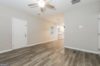 305 Valley View Dr in Fairburn, GA - Building Photo - Building Photo