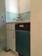 102 Greenwich Ave in New York, NY - Building Photo - Building Photo