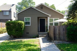 422 E St in Davis, CA - Building Photo
