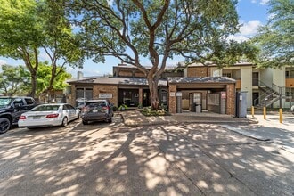 Trinity Village Apartments in Dallas, TX - Building Photo - Building Photo