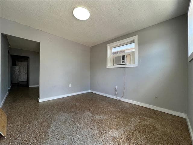 2824 Pauger St, Unit 2830 in New Orleans, LA - Building Photo - Building Photo