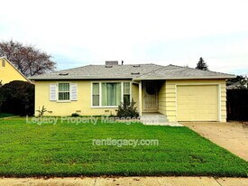 5657 Bonniemae Way in Sacramento, CA - Building Photo