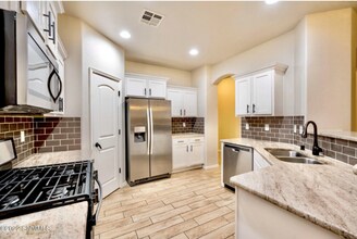 3933 Agua Duro Dr in Las Cruces, NM - Foto de edificio - Building Photo