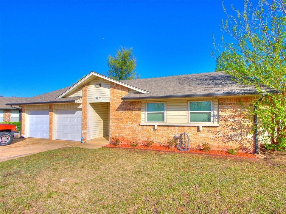 9928 S McKinley Ave in Oklahoma City, OK - Building Photo