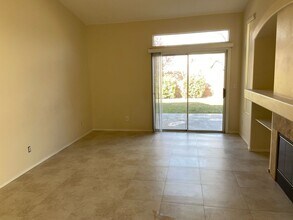 9828 Double Rock Dr in Las Vegas, NV - Building Photo - Building Photo